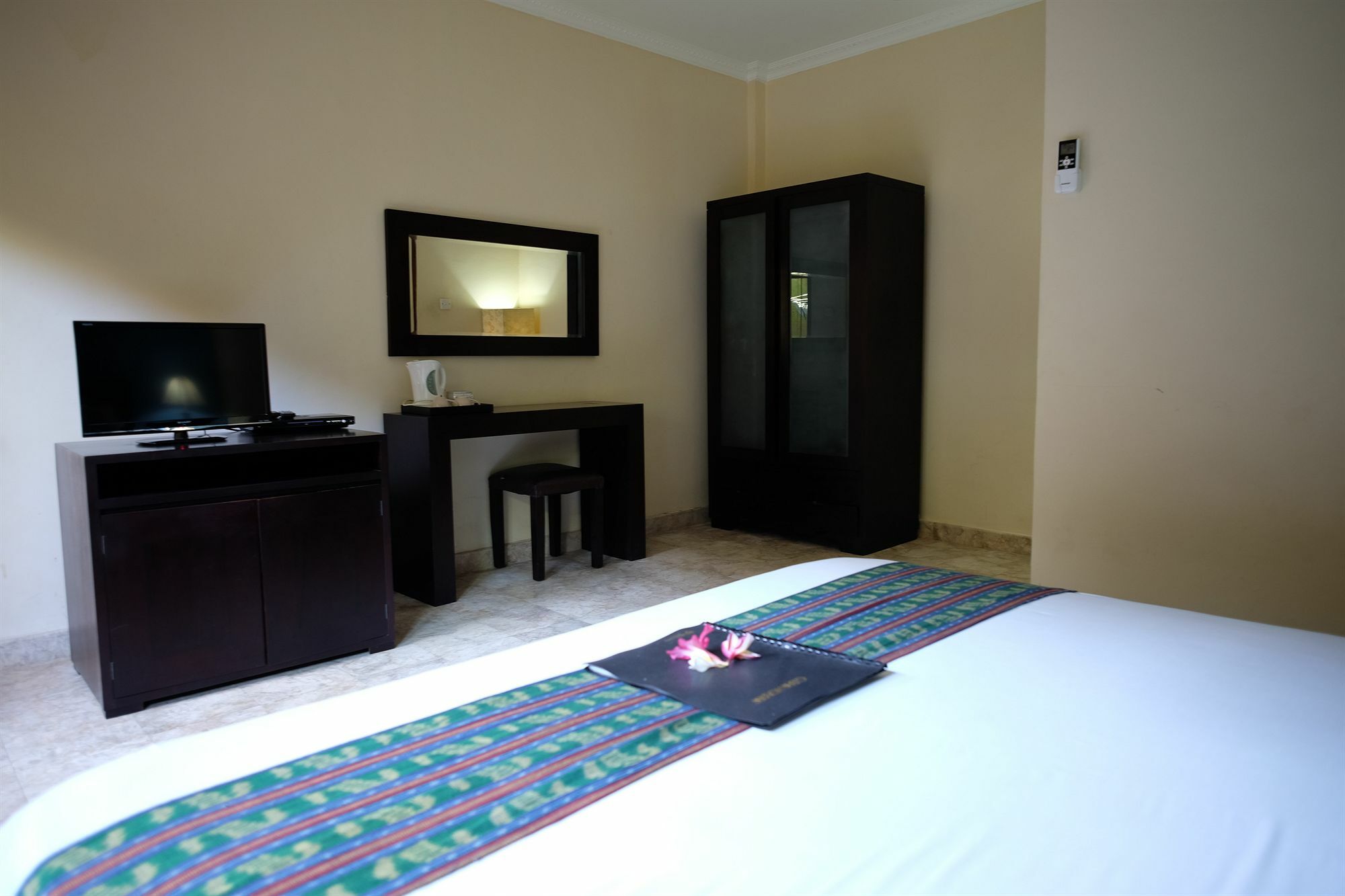 Ellies Hotel Nusa Dua  Kültér fotó